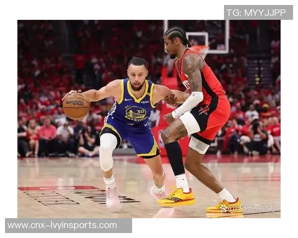 勇士对火箭比赛中库里意外受伤球队面临严峻考验 勇士对火箭比赛中库里意外受伤球队面临严峻考验